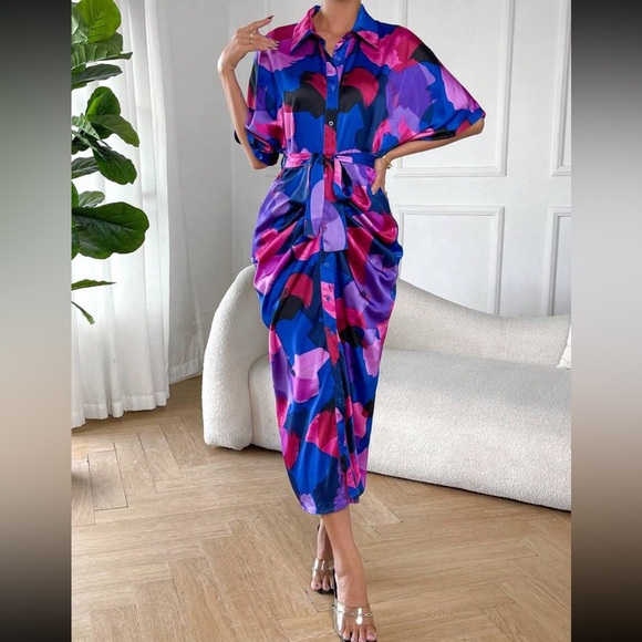 Allover Print Batwing Sleeve Ruched Split Thigh Belted Shirt Dress - Picture 5 of 7